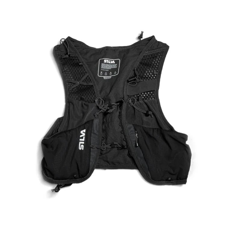 Strive-10-black-front-BLACK-THREADS.webp